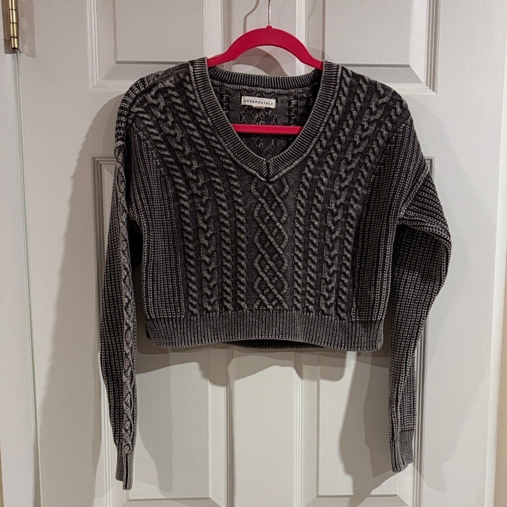 Aéropostale Women's Slouchy Cable-Knit Cropped‎ V-neck Sweater size Small
